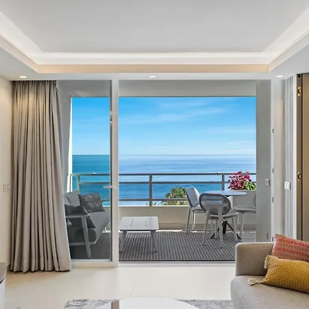 Fully Renovated Frontline Flat Daire Marbella