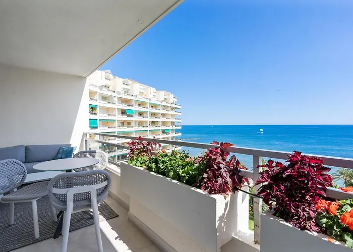 Apartment Fully Renovated Frontline Flat Marbella