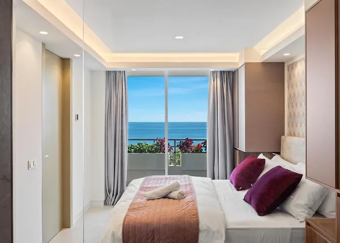 Fully Renovated Frontline Flat Апартаменты