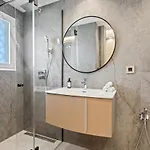 شقة Fully Renovated Frontline Flat *
