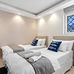 Fully Renovated Frontline Flat شقة *